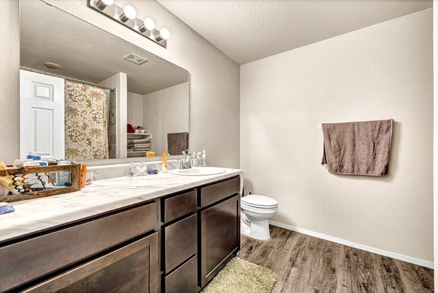 2012 E Fennec Street, Siloam Springs, AR 72761