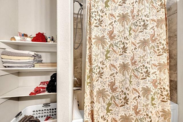 2012 E Fennec Street, Siloam Springs, AR 72761