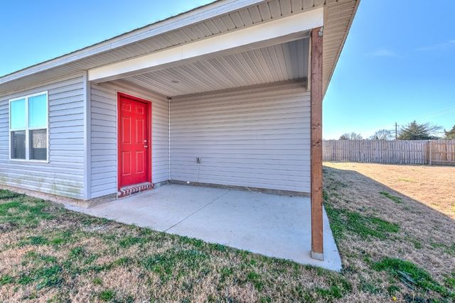 2012 E Fennec Street, Siloam Springs, AR 72761