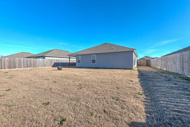 2012 E Fennec Street, Siloam Springs, AR 72761