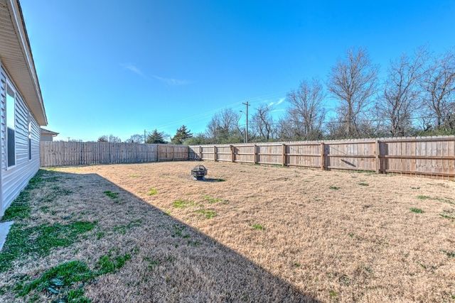 2012 E Fennec Street, Siloam Springs, AR 72761
