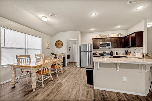 2012 E Fennec Street, Siloam Springs, AR 72761