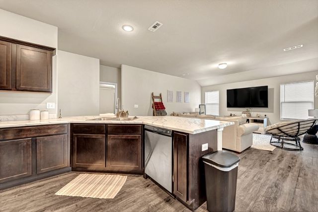 2012 E Fennec Street, Siloam Springs, AR 72761