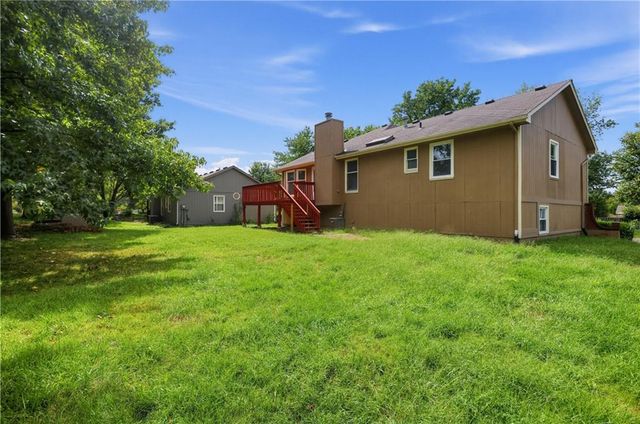 2129 Sunset Circle, Pleasant Hill, MO 64080