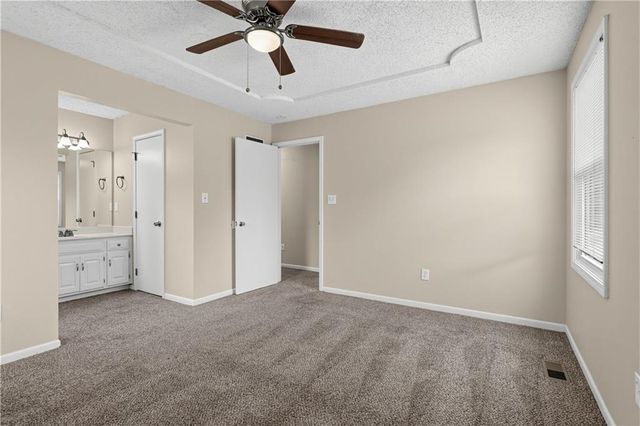 2129 Sunset Circle, Pleasant Hill, MO 64080