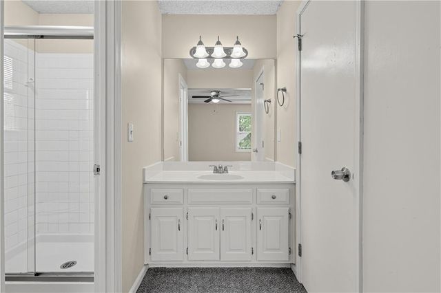 2129 Sunset Circle, Pleasant Hill, MO 64080