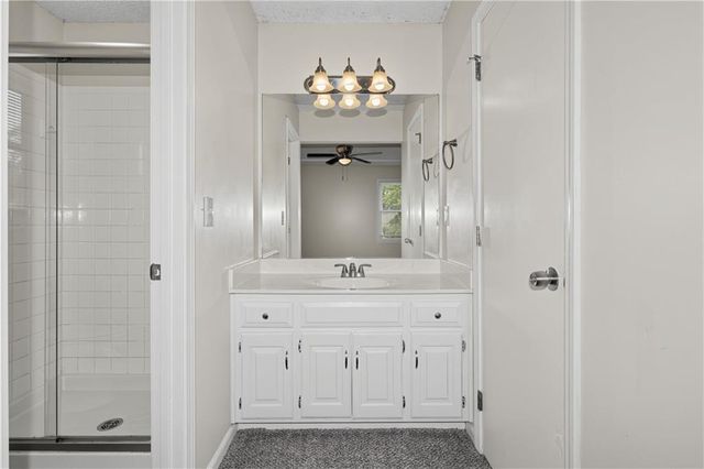 2129 Sunset Circle, Pleasant Hill, MO 64080