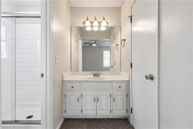 2129 Sunset Circle, Pleasant Hill, MO 64080