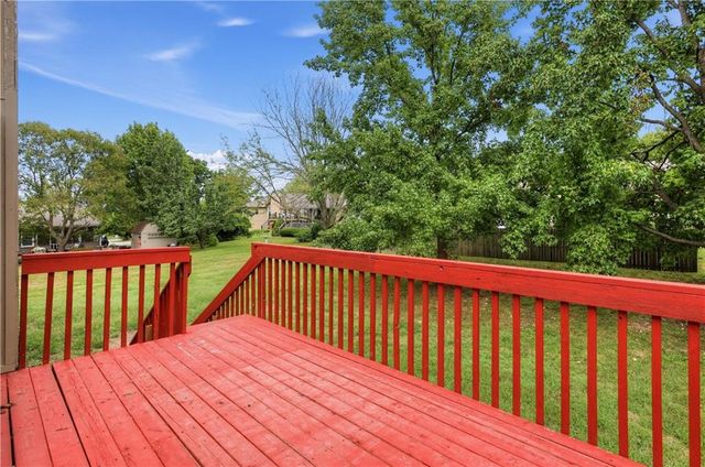 2129 Sunset Circle, Pleasant Hill, MO 64080