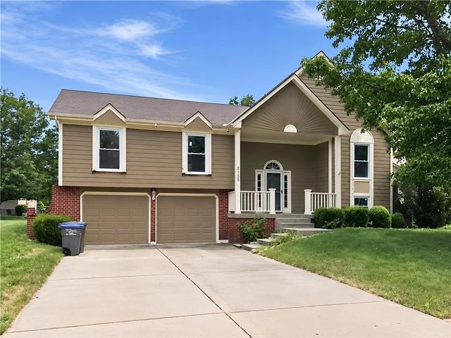 2129 Sunset Circle, Pleasant Hill, MO 64080