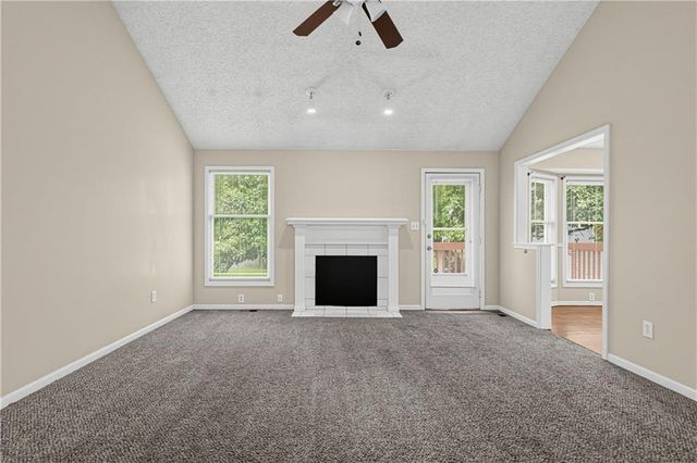 2129 Sunset Circle, Pleasant Hill, MO 64080