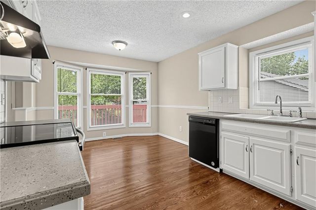 2129 Sunset Circle, Pleasant Hill, MO 64080