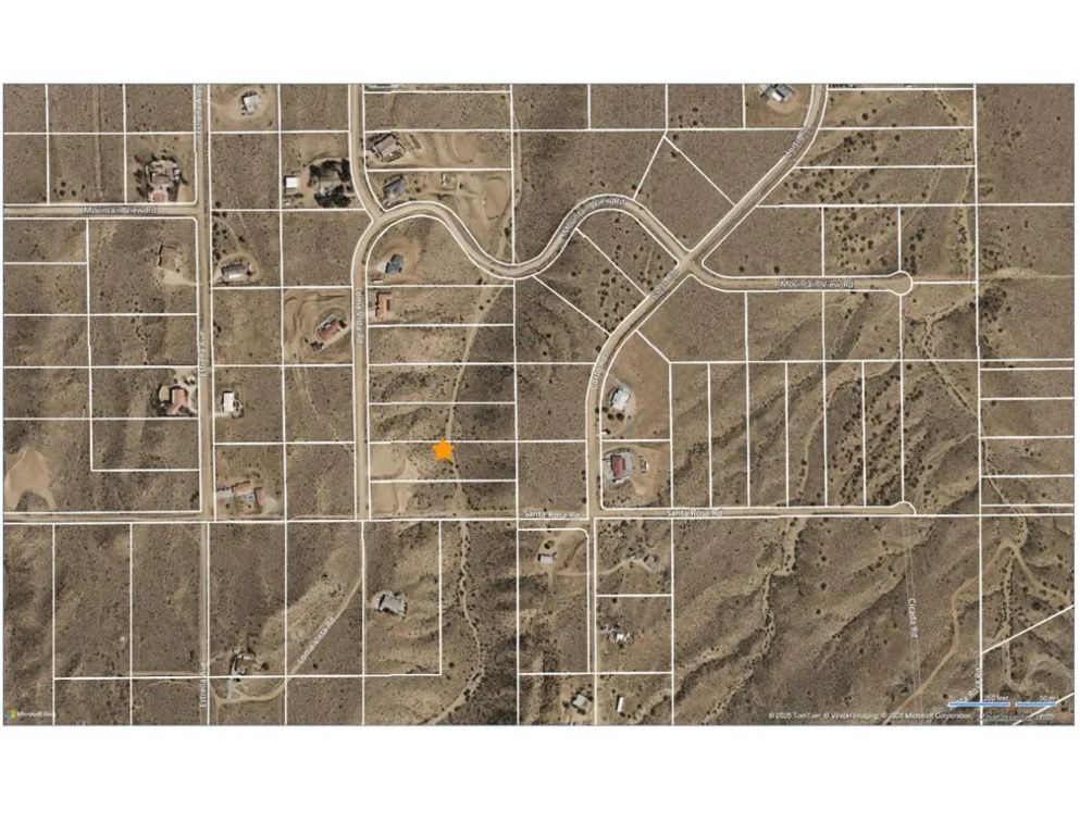8945 Loma Vista, Apple Valley, CA 92308