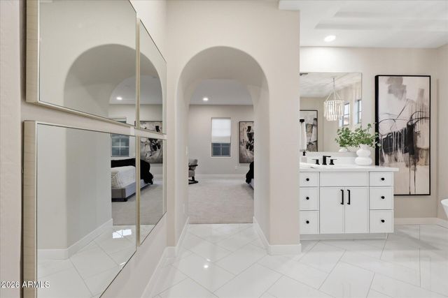 3984 E ROBIN Lane, Phoenix, AZ 85050