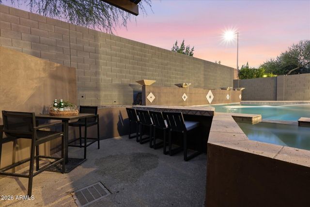 3984 E ROBIN Lane, Phoenix, AZ 85050