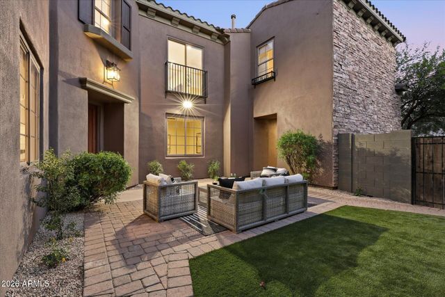 3984 E ROBIN Lane, Phoenix, AZ 85050