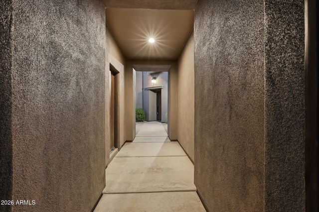 3984 E ROBIN Lane, Phoenix, AZ 85050