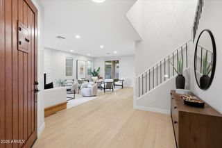 3984 E ROBIN Lane, Phoenix, AZ 85050