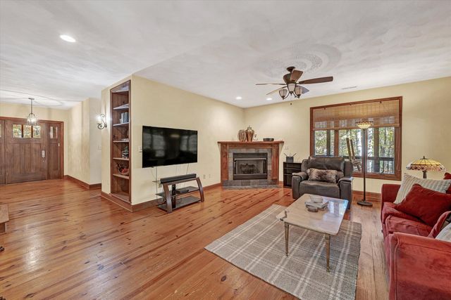 30 Boulder Point DR, Hardy, VA 24101