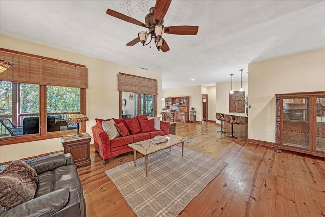 30 Boulder Point DR, Hardy, VA 24101