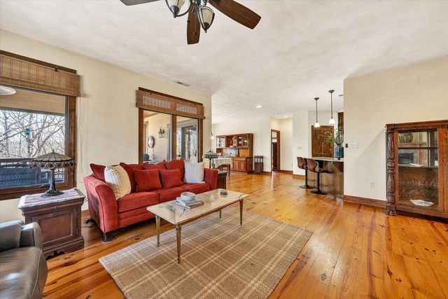30 Boulder Point DR, Hardy, VA 24101
