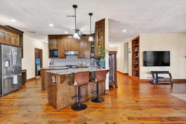30 Boulder Point DR, Hardy, VA 24101