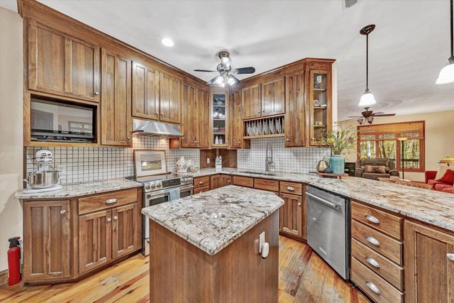30 Boulder Point DR, Hardy, VA 24101