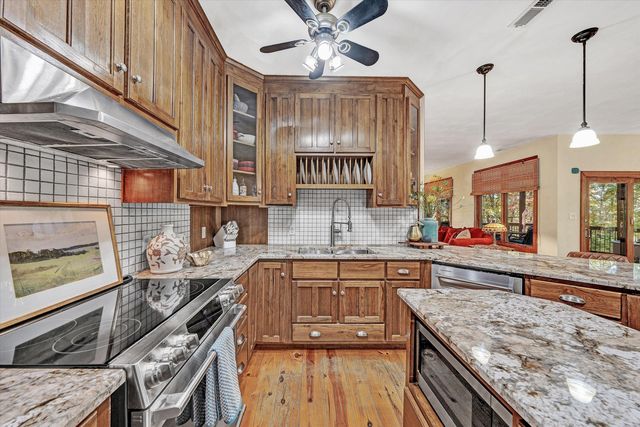 30 Boulder Point DR, Hardy, VA 24101