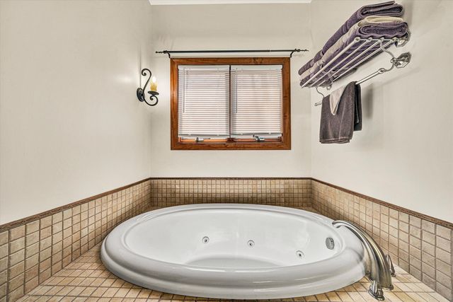 30 Boulder Point DR, Hardy, VA 24101