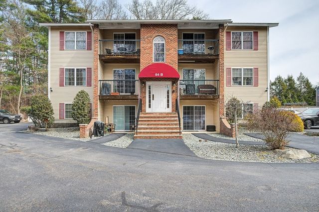 84 Cocasset St B5, Foxboro, MA 02035