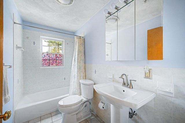 84 Cocasset St B5, Foxboro, MA 02035