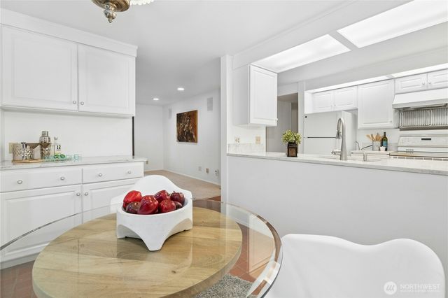 1912 161st Avenue NE, Bellevue, WA 98008