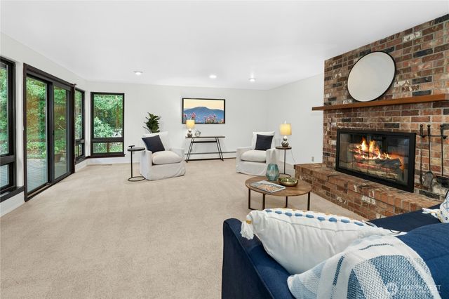 1912 161st Avenue NE, Bellevue, WA 98008