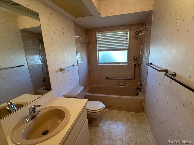 3335 N Tamarisk Avenue, Beverly Hills, FL 34465