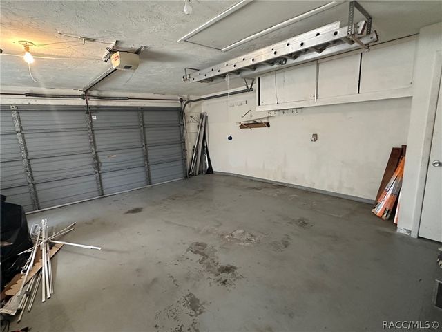 3335 N Tamarisk Avenue, Beverly Hills, FL 34465