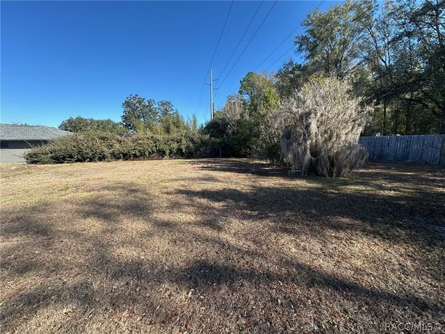 3335 N Tamarisk Avenue, Beverly Hills, FL 34465