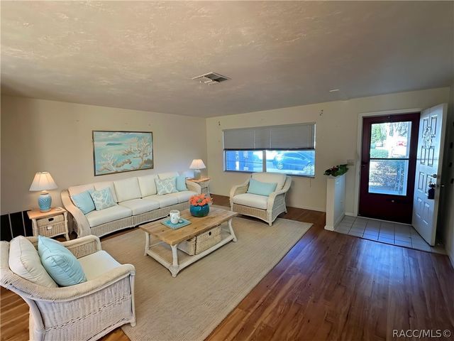 3335 N Tamarisk Avenue, Beverly Hills, FL 34465