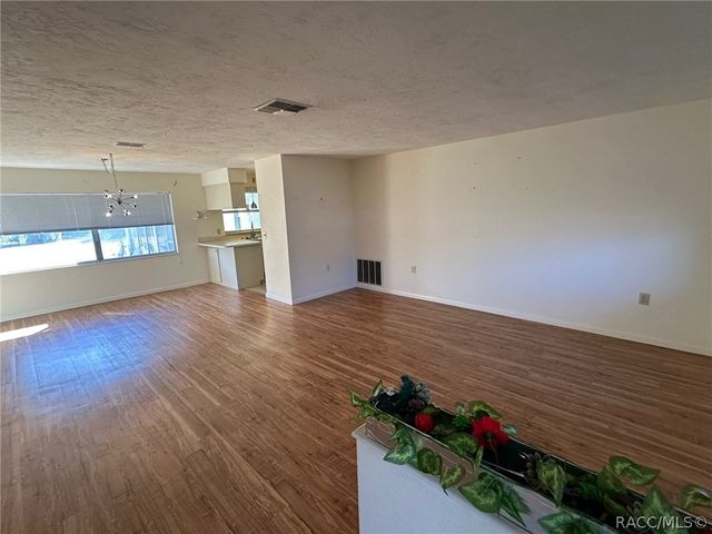 3335 N Tamarisk Avenue, Beverly Hills, FL 34465