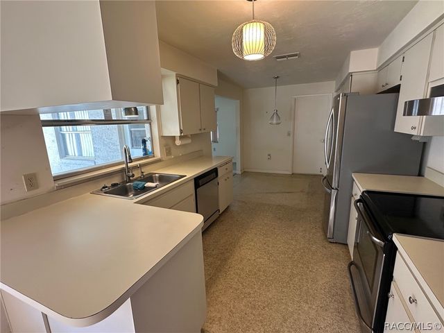 3335 N Tamarisk Avenue, Beverly Hills, FL 34465