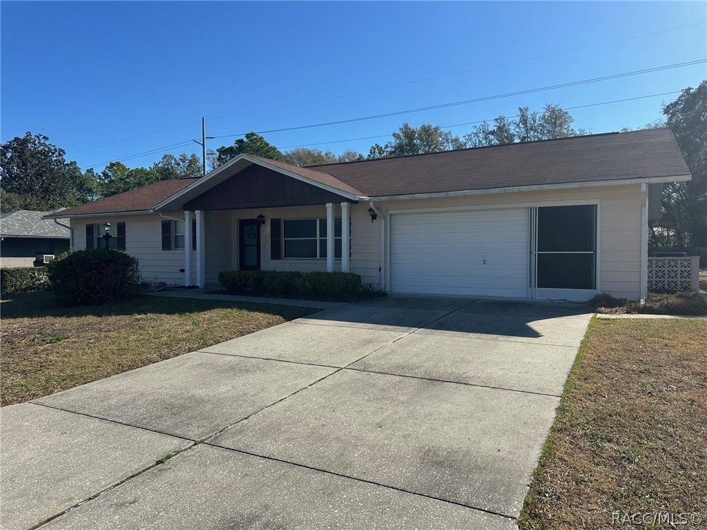 3335 N Tamarisk Avenue, Beverly Hills, FL 34465