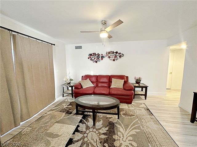 1405 Vegas Valley Drive 206, Las Vegas, NV 89169