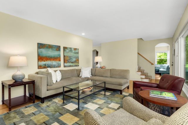 2480 Beverly Road, Saint Paul, MN 55104