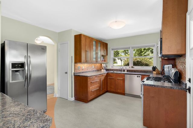 2480 Beverly Road, Saint Paul, MN 55104