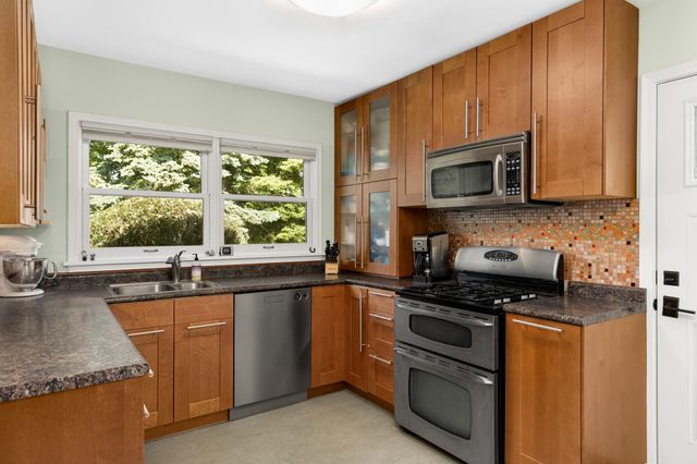 2480 Beverly Road, Saint Paul, MN 55104
