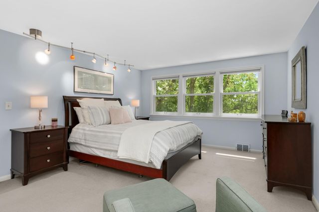2480 Beverly Road, Saint Paul, MN 55104