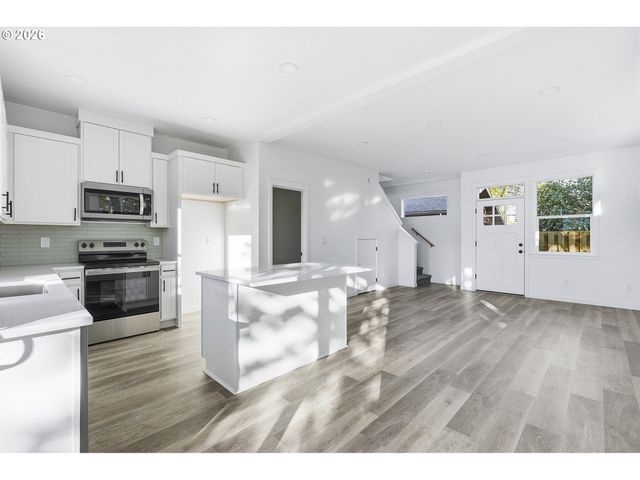 8722 Se Bybee Blvd, Portland, OR 97266
