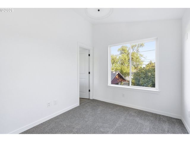 8722 Se Bybee Blvd, Portland, OR 97266