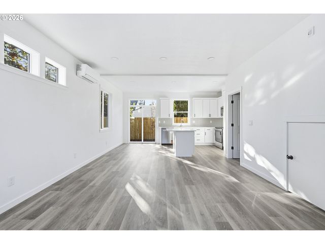 8722 Se Bybee Blvd, Portland, OR 97266