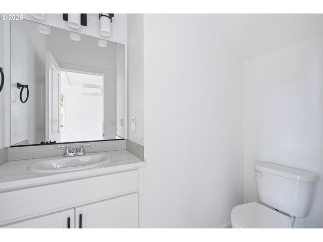 8722 Se Bybee Blvd, Portland, OR 97266
