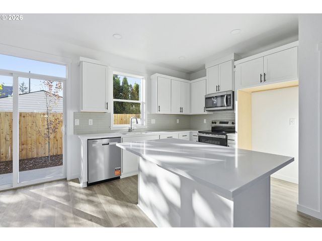 8722 Se Bybee Blvd, Portland, OR 97266
